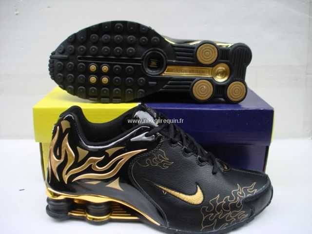 Pas Cher Noir Et Dore Nike Shox R4